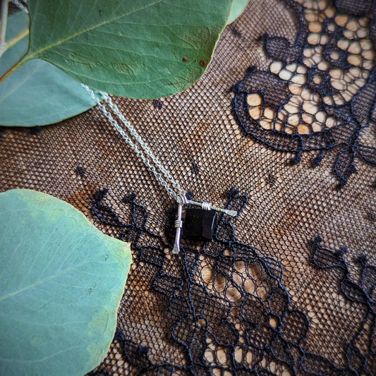 Onyx Eyelet Necklace