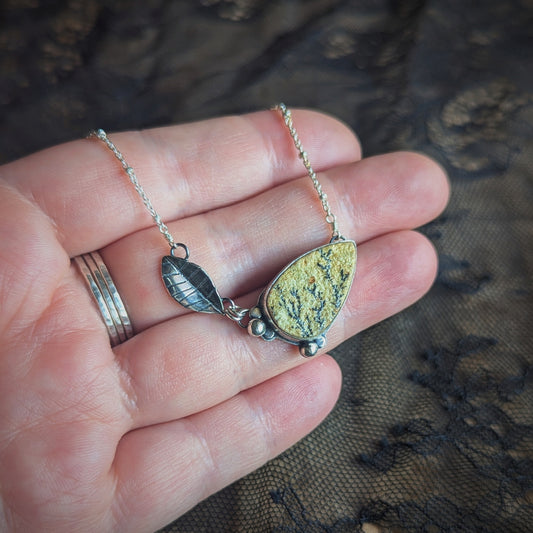 Tilted Leaves Necklace